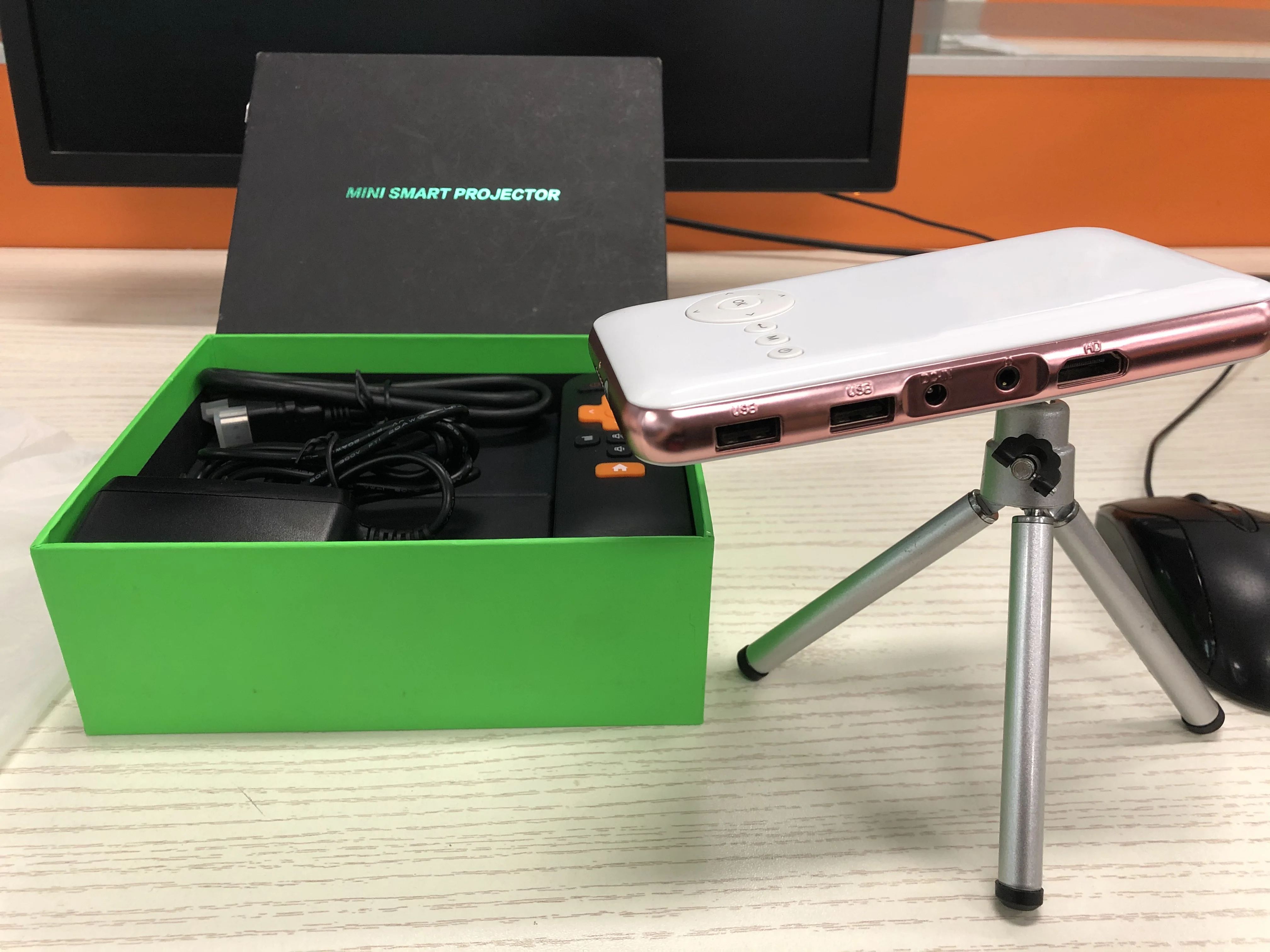 
DLP mini projector android projector for out door 