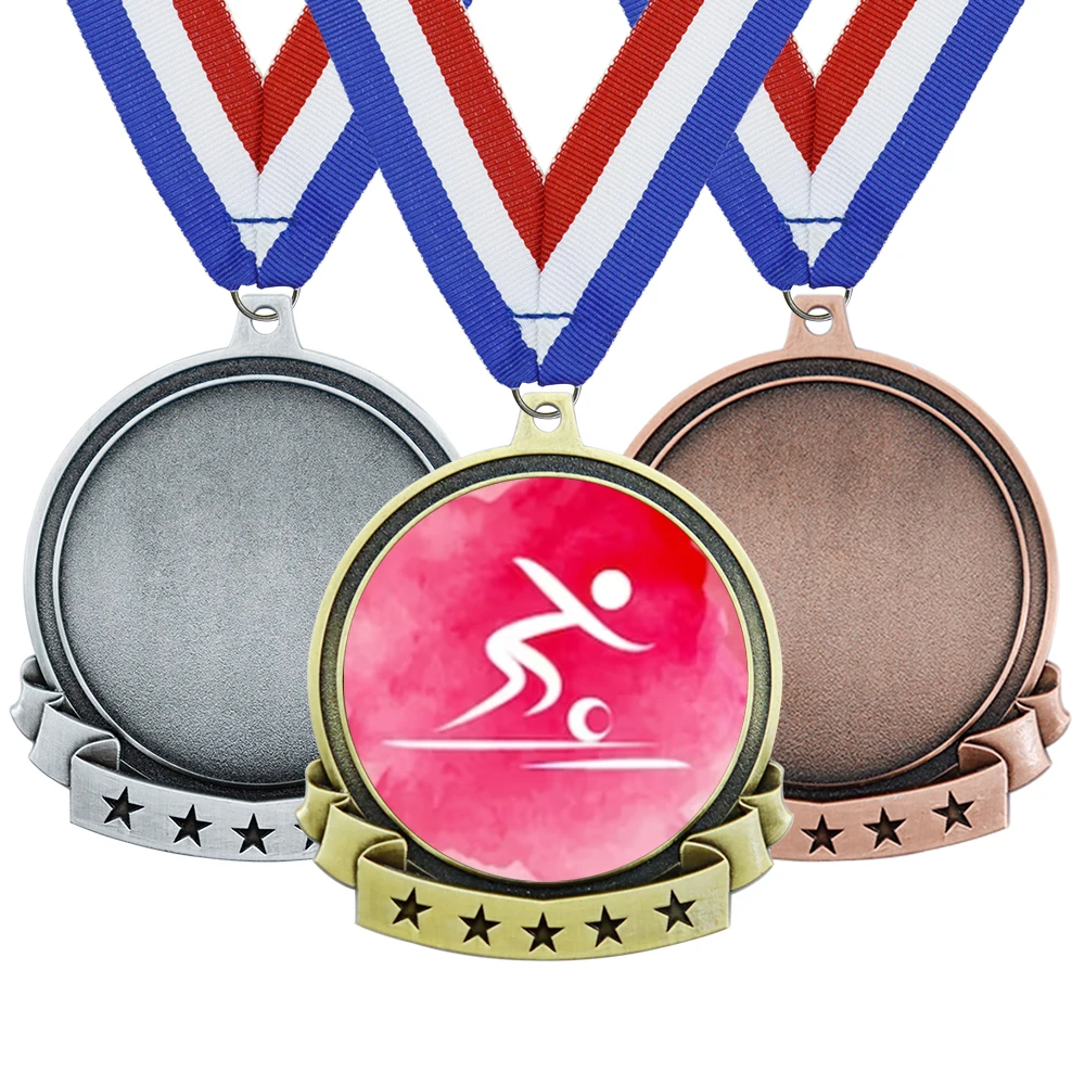 Персонализированный золотой брелок с кристаллами