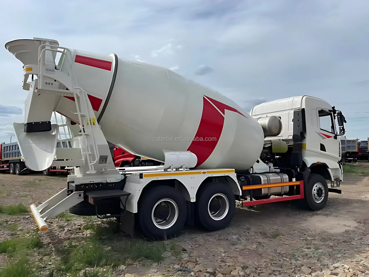 New Product China Left-Hand Heavy-Duty Mixer 12cbm Capacity China-5 Emission Standard Concrete Truck Mixer