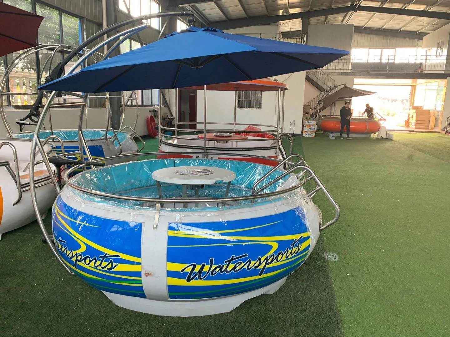 CE certificated Germany winter floating bbq donut propane grill boat leisure bbq for rental