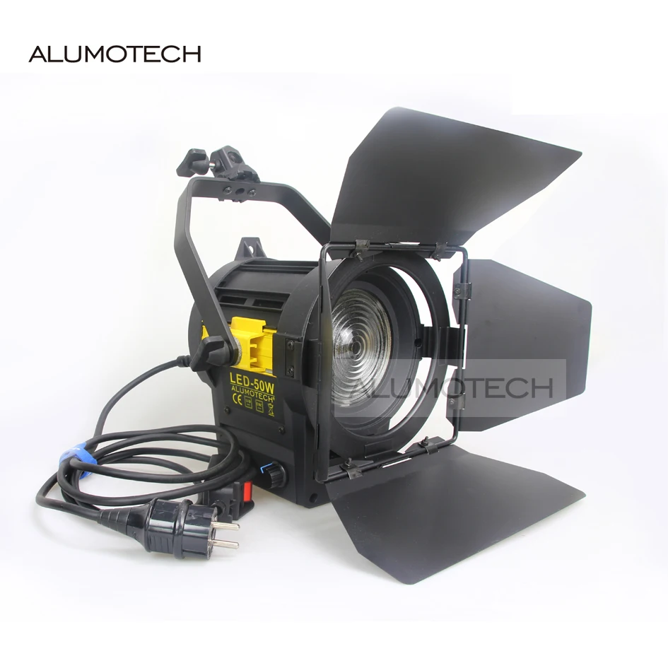 Непрерывное осветительное оборудование для фотостудии Alumotech 5500K/3200K 50W Fresnel