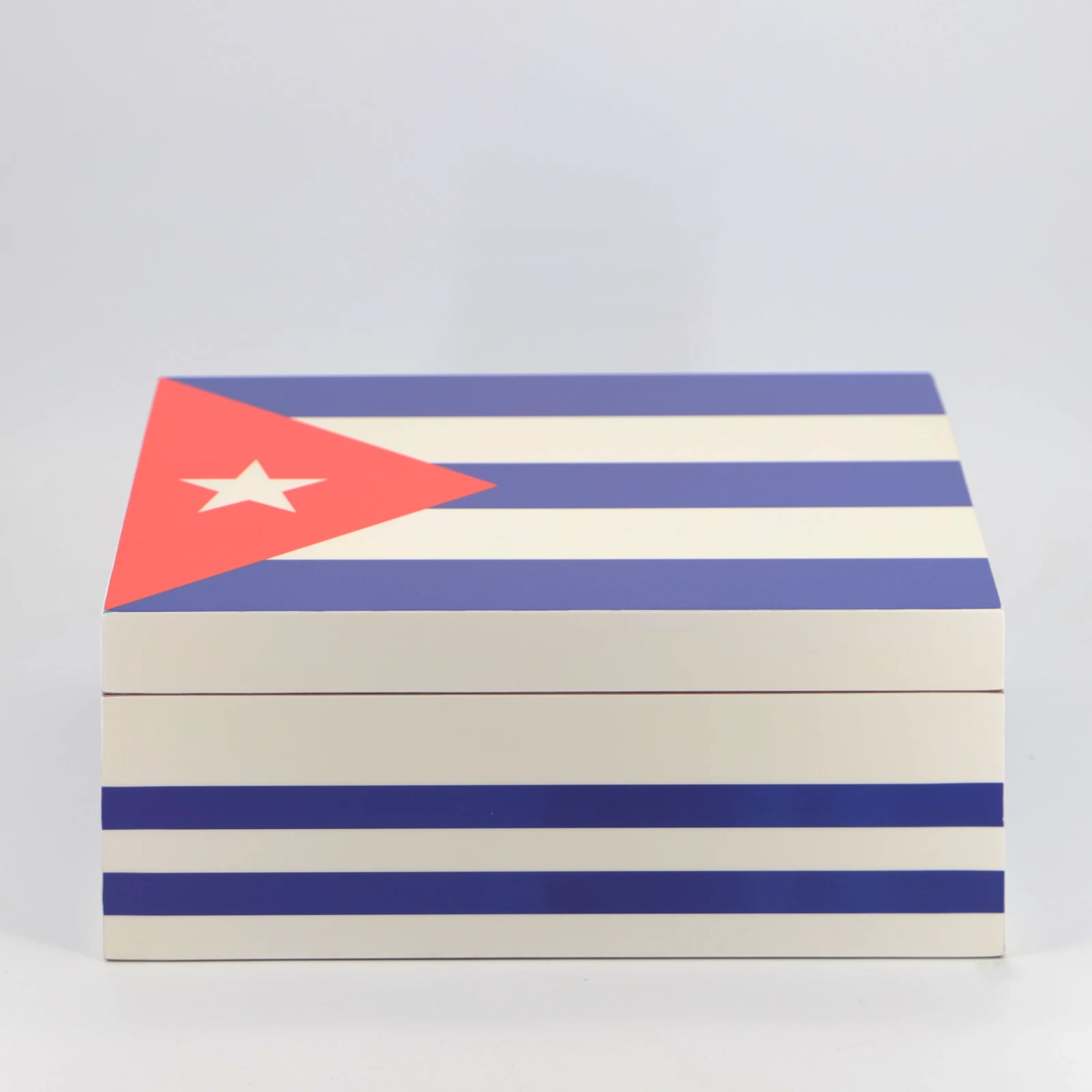 Manufacturer Supplier Cuban Flag Cigar Wooden Box Cigar Humidor Storage Cigar Accessories