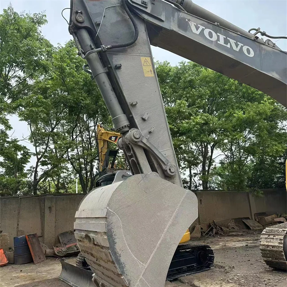 Б/у гусеничный экскаватор Volvo EC480DL с основными компонентами для перемещения
