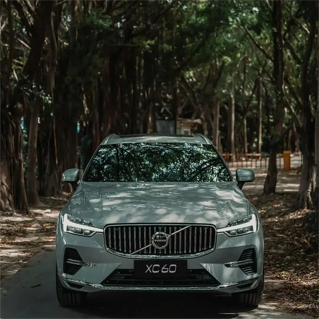 High Quality Family Car VOLVO XC60 2025 B5 AWD Deluxe Medium Manual Automatic SUV Volvo L4 2.0T 8 Speed 180km New Car for Sale