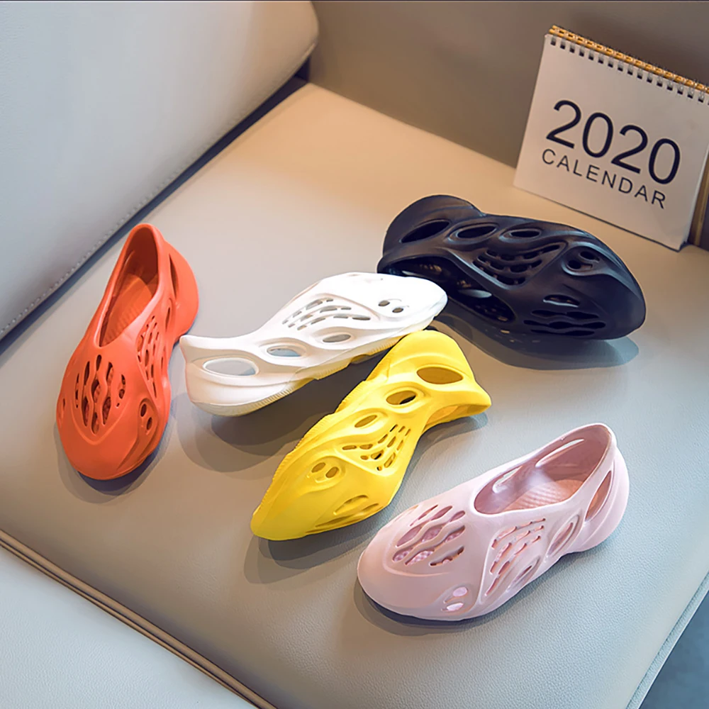 
2021 New Outdoor Boy Yeezy Sandals Baby Girl Kids Yeezy Slides Slipper 