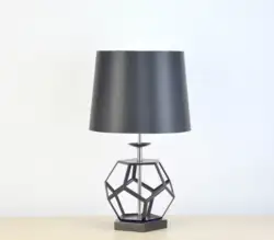 Long-Lasting Geometric Base Antique Metal Structure Design Table Lamps