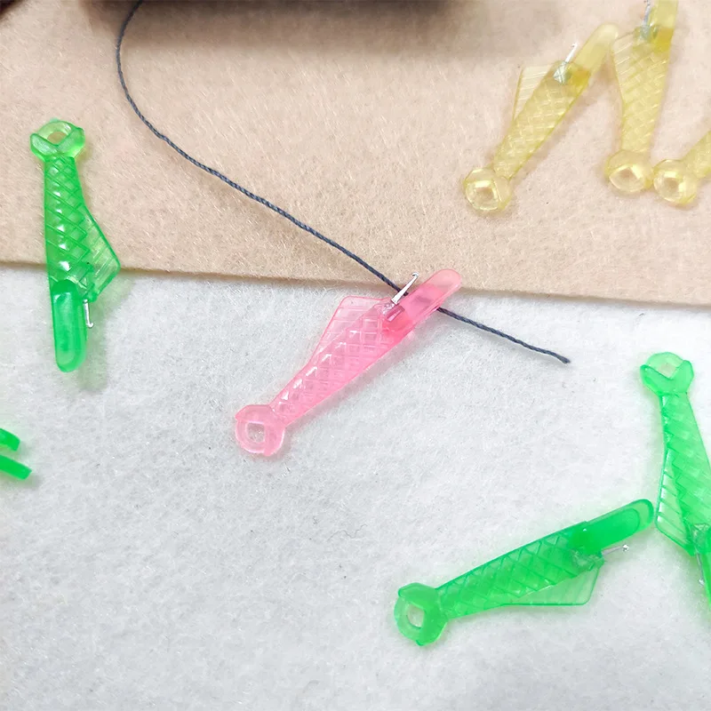 Mini Sewing Machine Needle Threader With Hook Plastic Stitch Insertion Tool Elderly Quick Automatic Changer Craft Accessories
