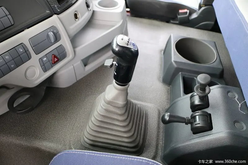 
FOTON AUMAN GTL 6*4 TRACTOR TRUCK WITH 11.8L CUMMINS 400HP ENGINE 