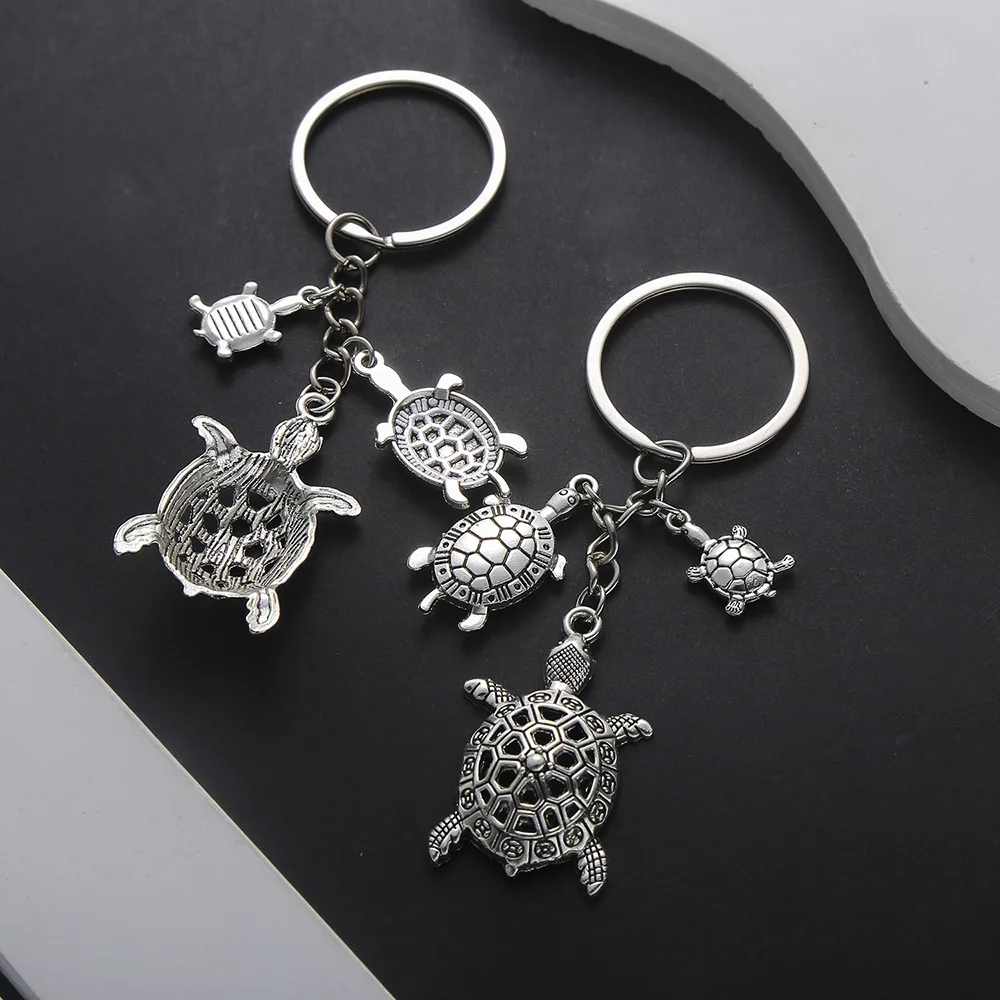 Exquisite turtle zinc alloy keychain pendant simulation ancient silver electroplating personalized animal key car pendant
