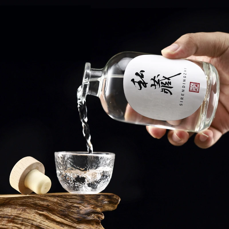Hot Selling 500ml round shape Spirits  Bottles Clear frost  Empty Whiskey Gin Vodka Glass Bottle with Wine Label