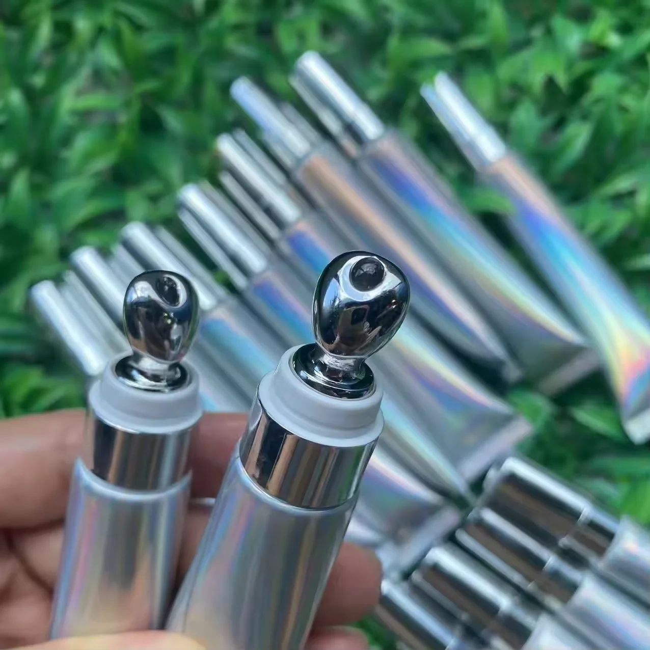 Plant derived natural lip gloss tube wholesale vegan color changing lip oil private label perfume free makeup lip plumper gloss