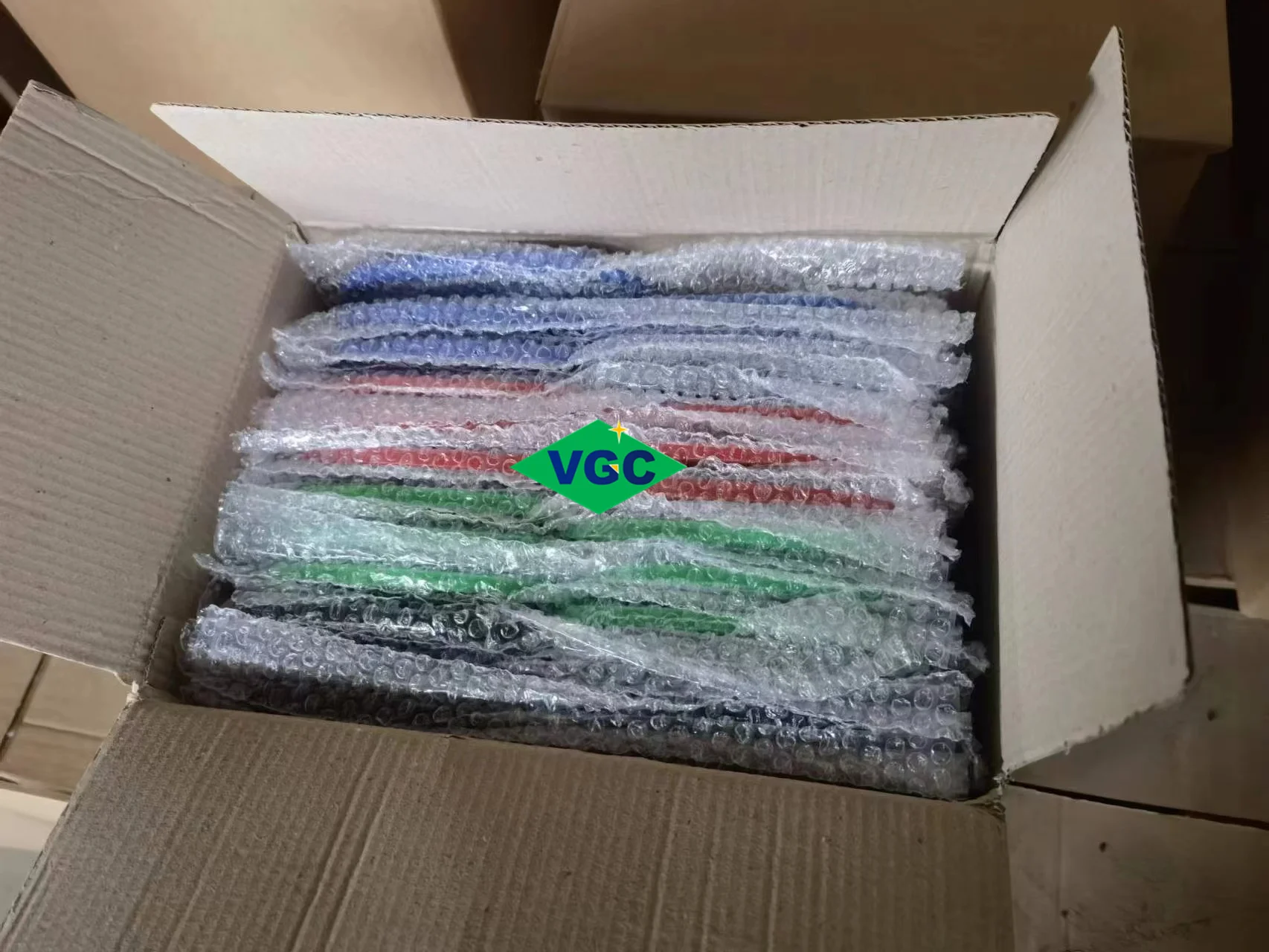 VGC Low Price Cosmetic Mirror in Hand Make Up Plastic Mirror TV Shape Hand-held Mirror