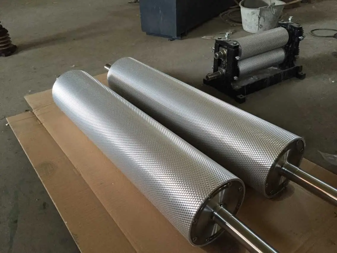China Factory Apis mellifera 195MM 250MM 310MM 450MM 750MM Aluminum Alloy Beeswax Foundation Sheet Roller By Hand