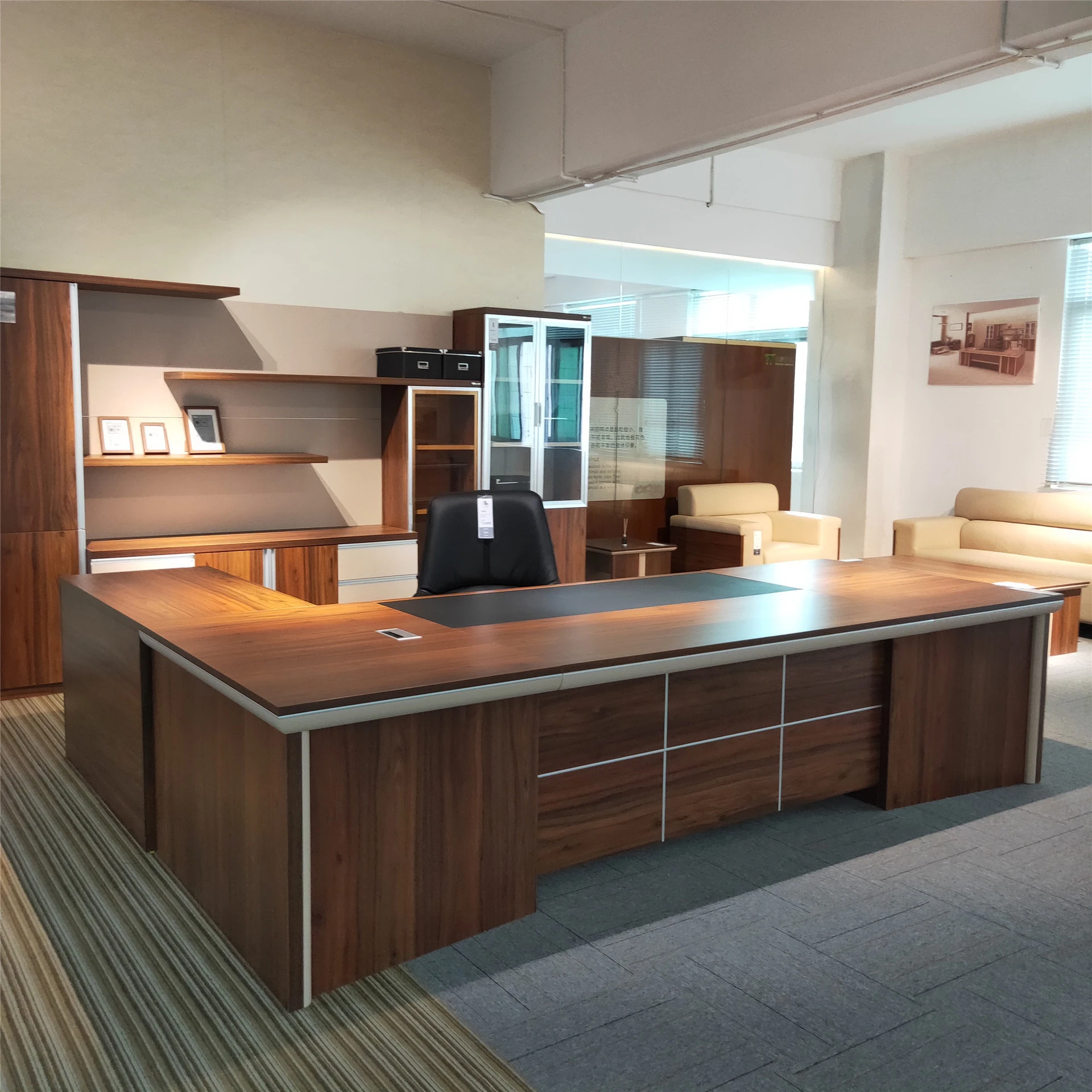 Foshan L-shape Classic Style MFC Big Office Furniture Set Modern Manager Desk Executive Computer Desk