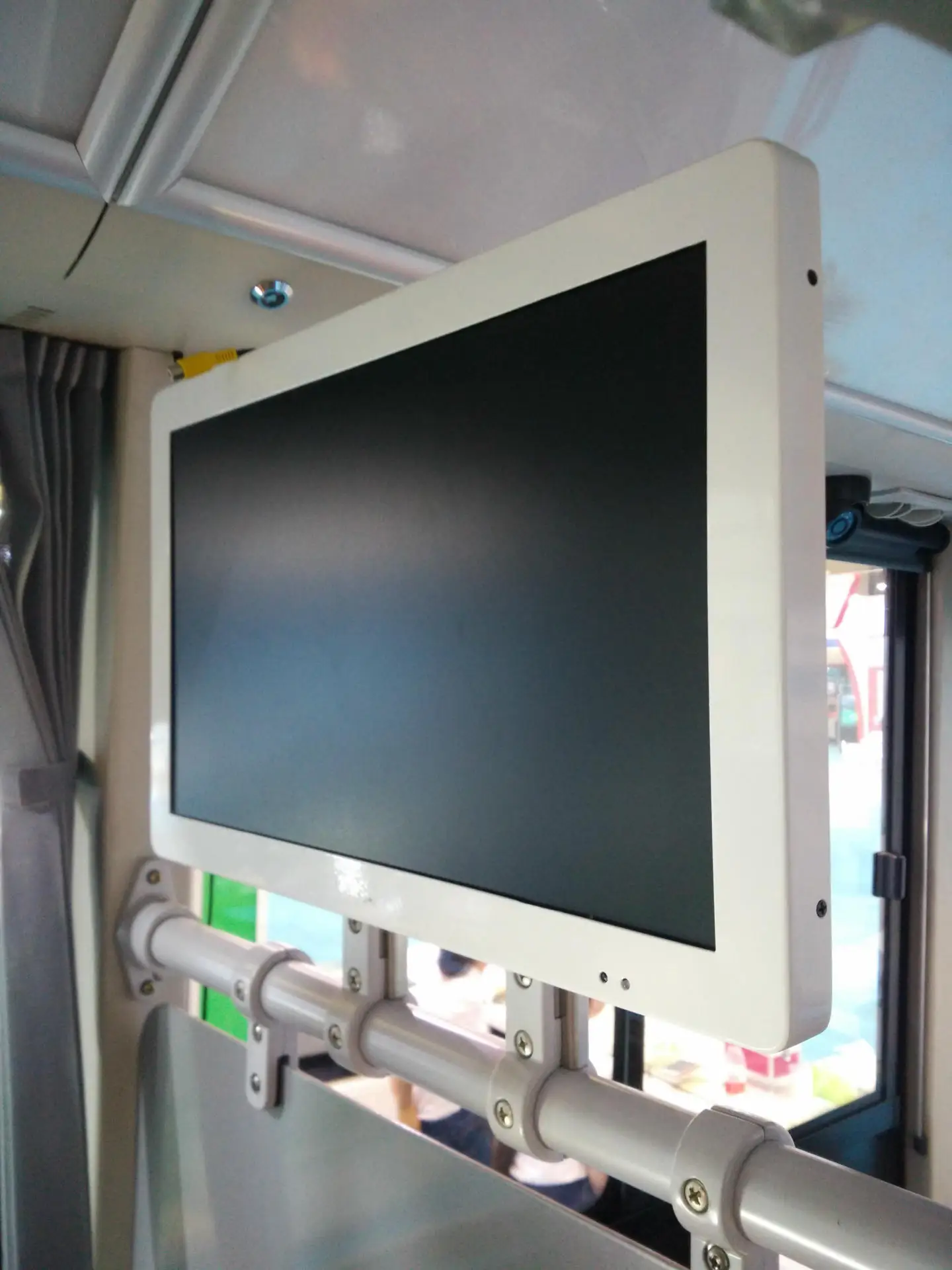 21.5 inch vehicle bus LCD monitor advertising video display with mounting bracket 12V-24V Rugged metal casing for taxi coach