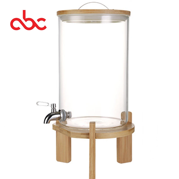 Traditional Style Heat Resistant Borosilicate Glass Juice Dispenser With Spigot For Beverages Drinks