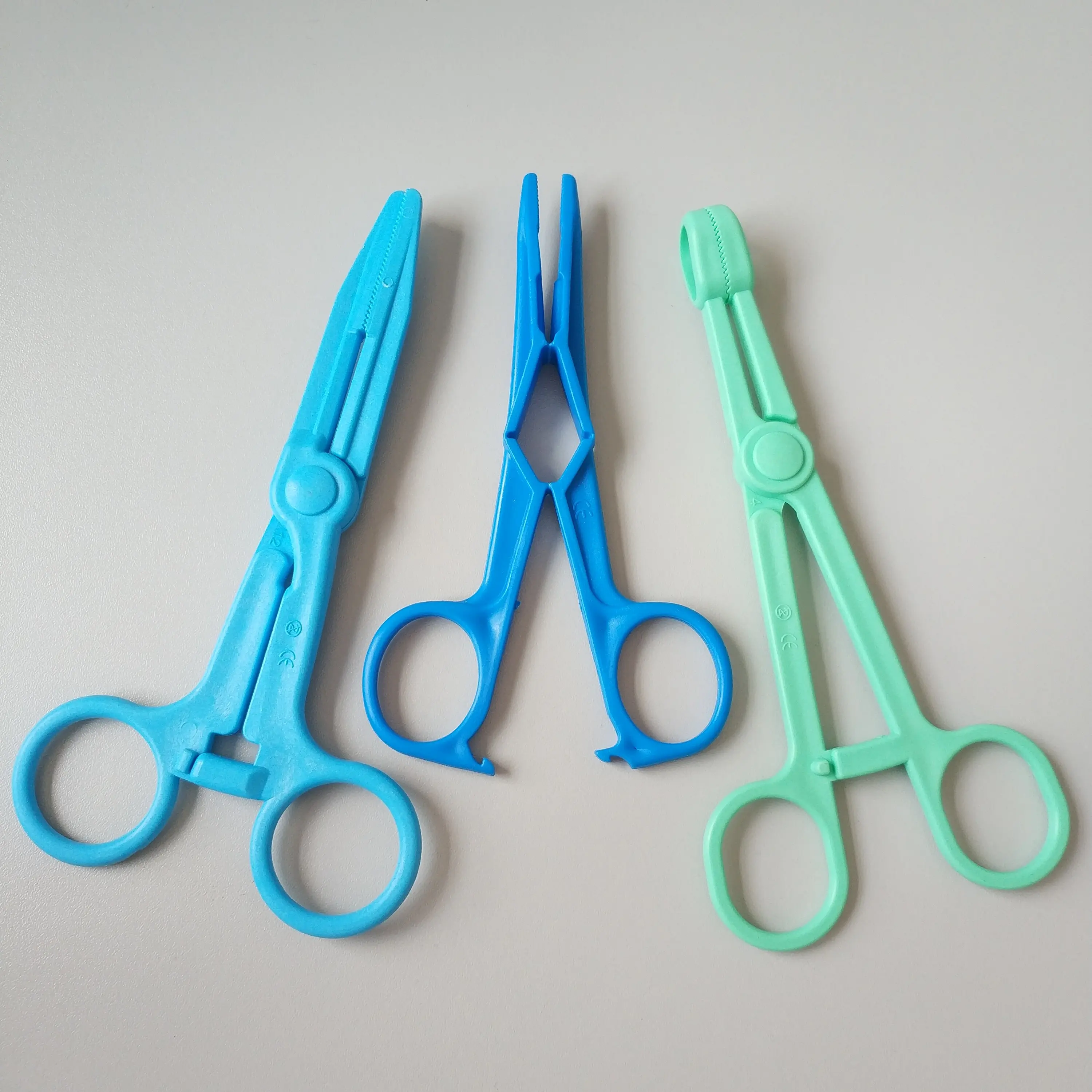 
Economical Plastic Tweezers Forceps Clips for Surgeries Simple to Use 