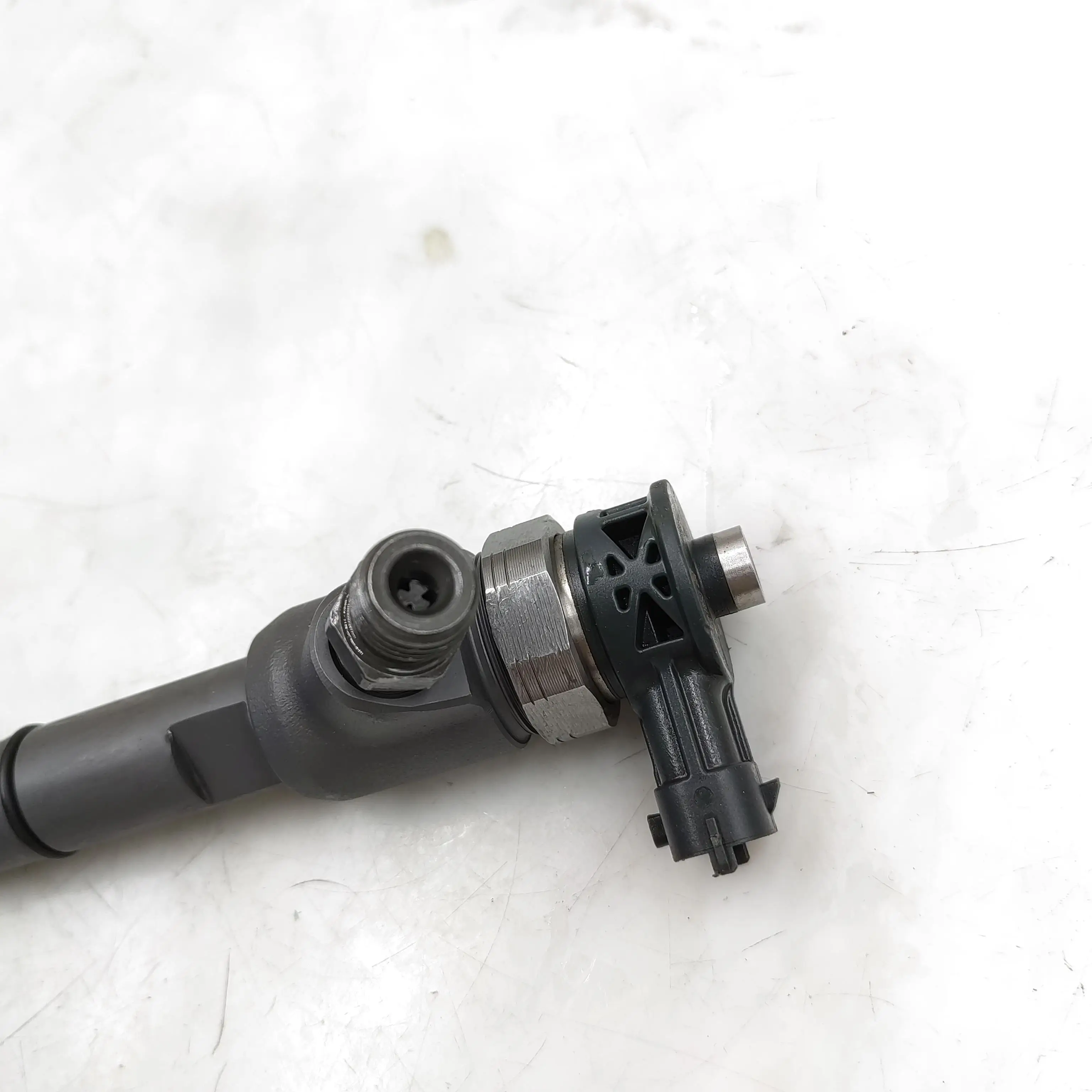 Common Rail Fuel Injector 0445110768 for Weichai Yuchai Bus for bosch