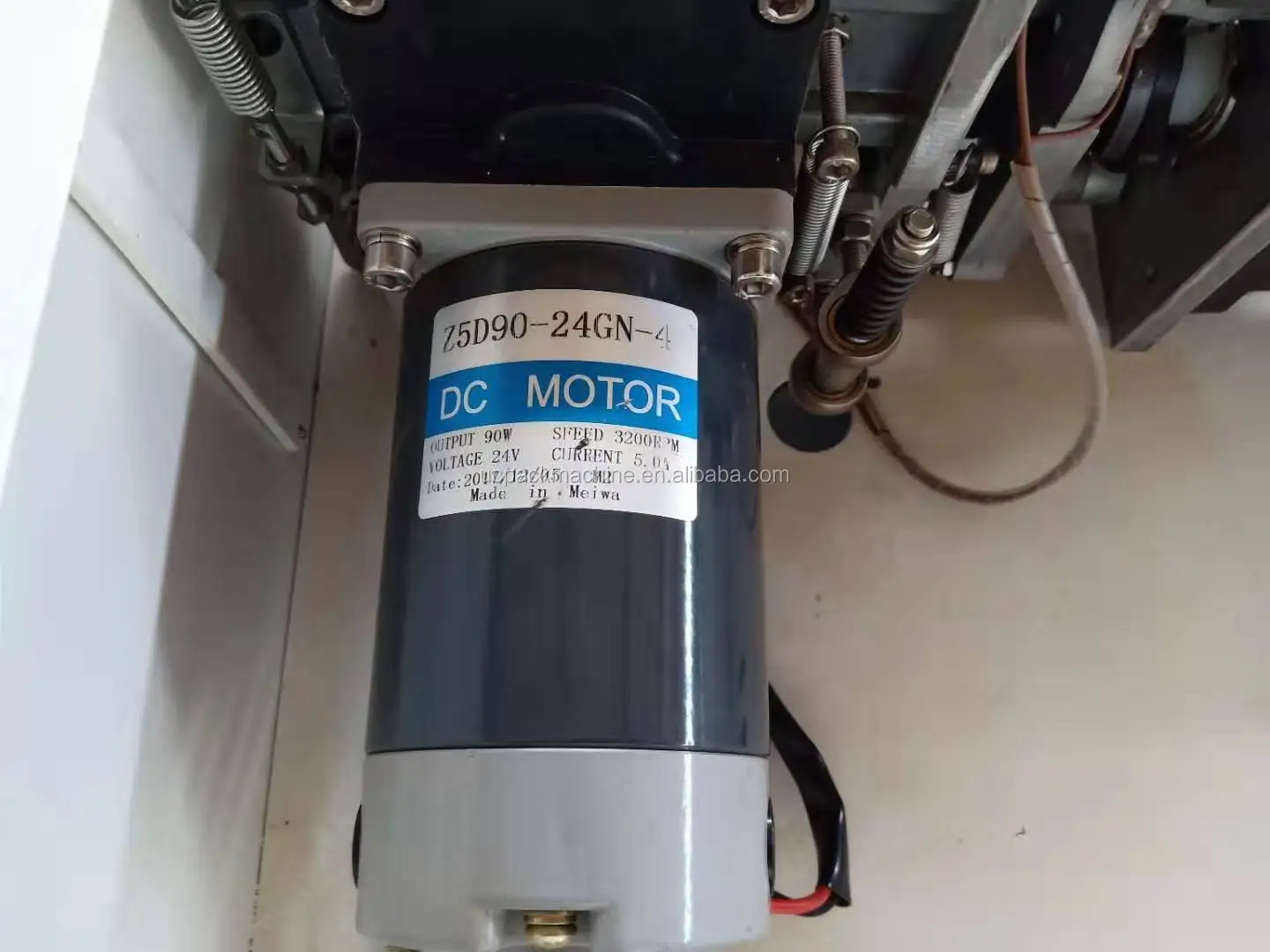 Semi automatic strapping and banding machine for packing