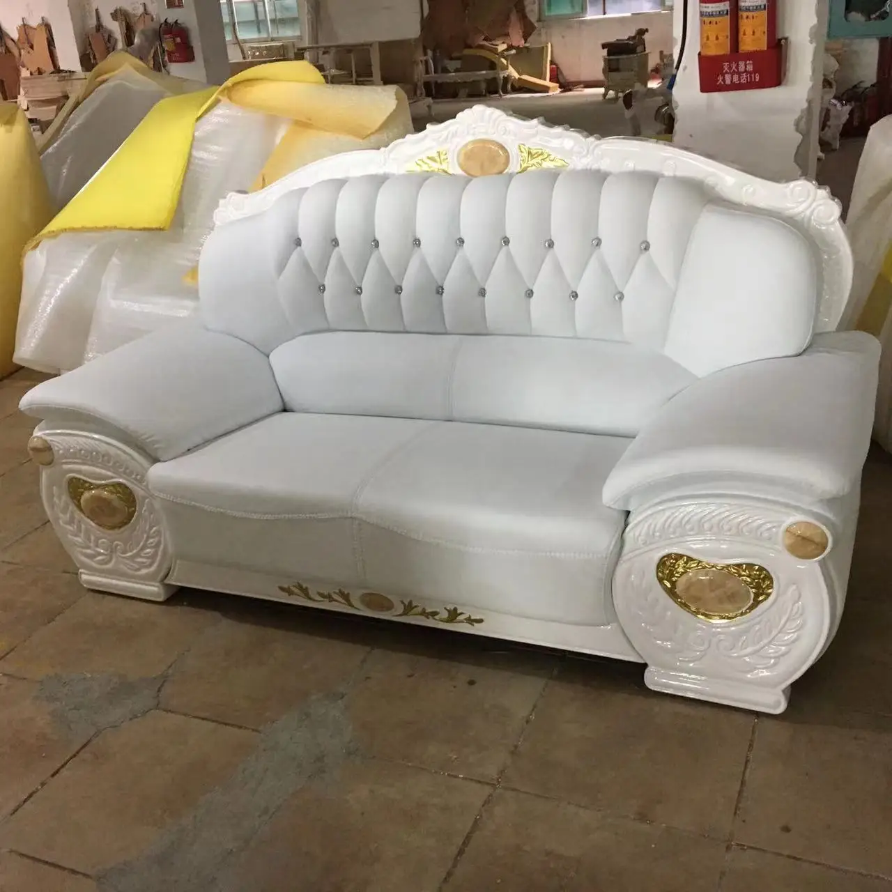 Elegant luxury leather sofa furniture for european living room design