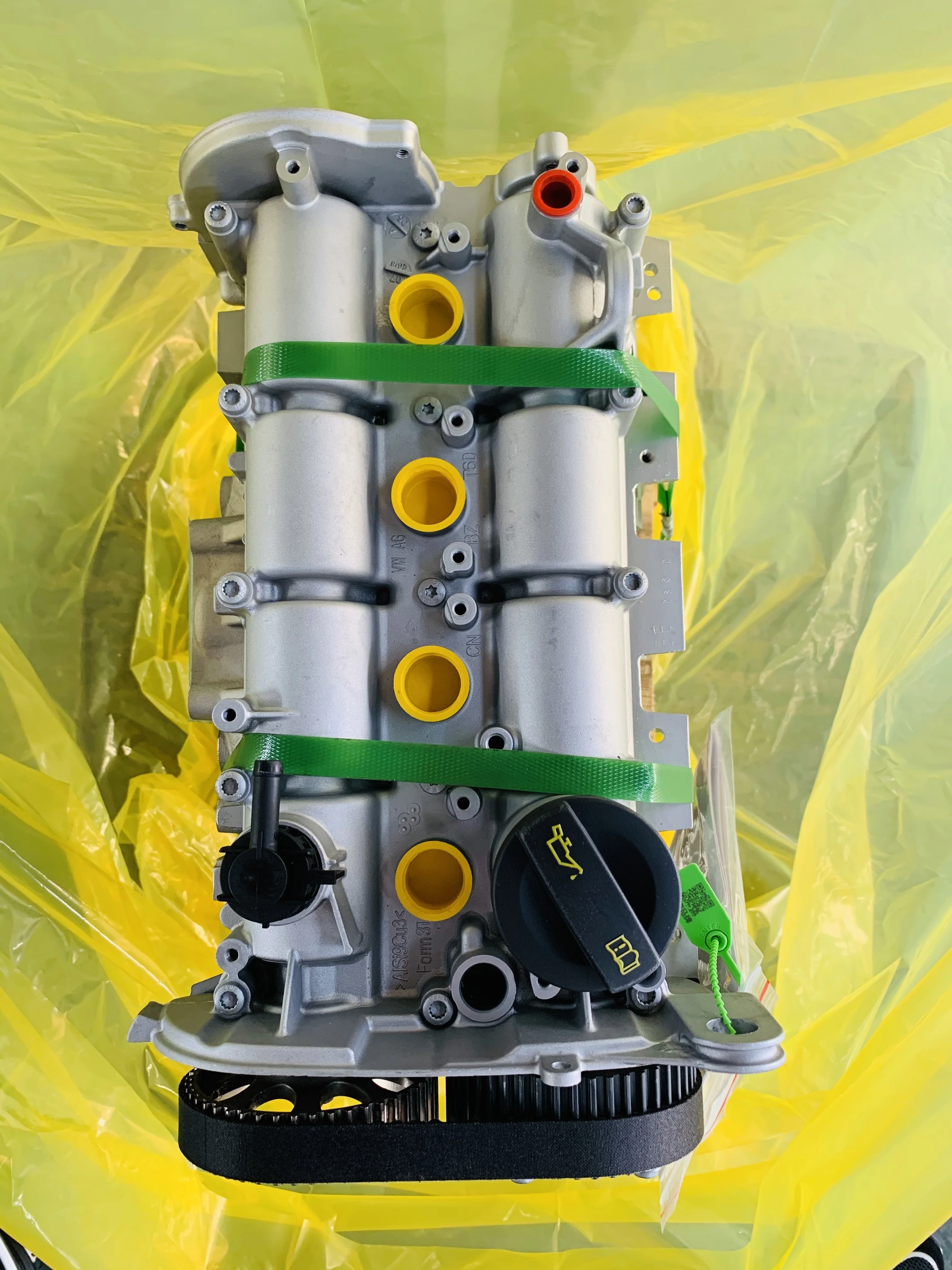 1984cc 2.0-Liter CAW 2.0 TSI Gasoline Engine For Volkswagen Golf Jetta Passat Scirocco Tiguan Motor CAW CAWB