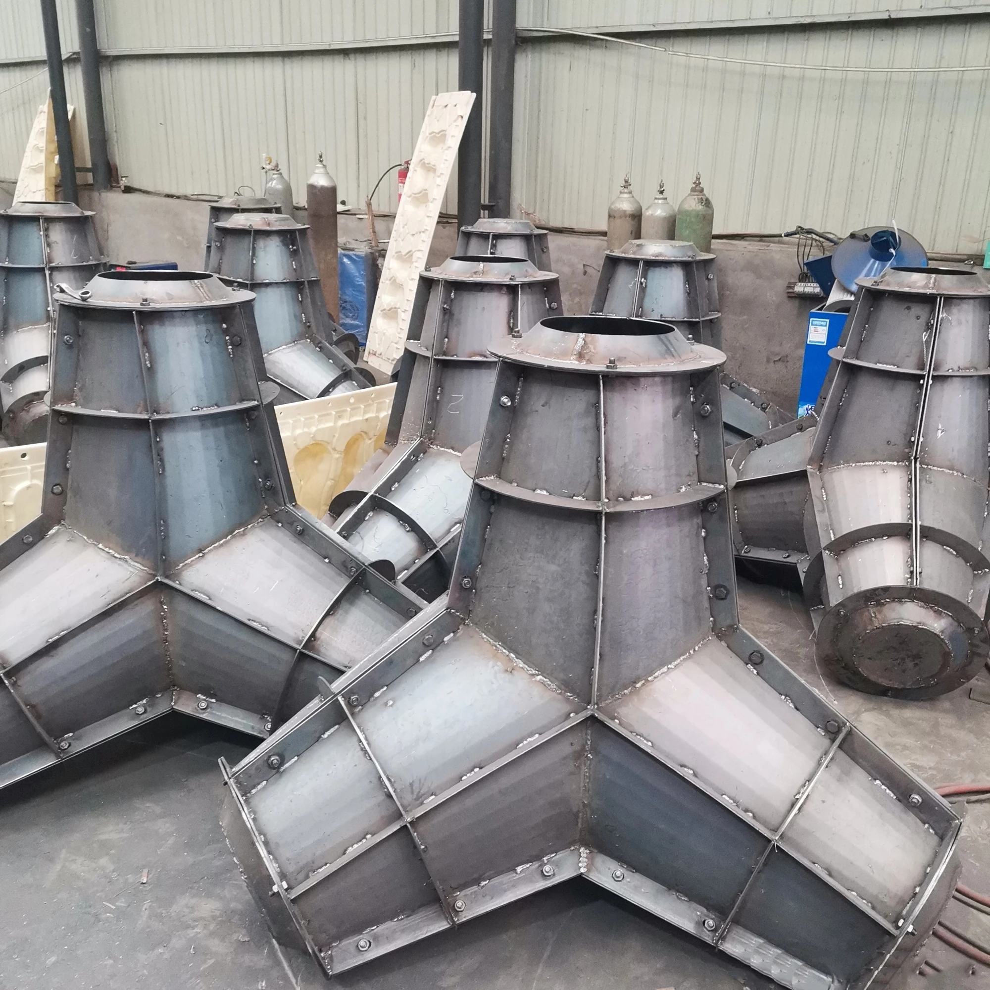 Flexible precast concrete mold, construction precast wave-dissipating pressrock concrete moulds