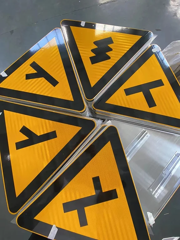 Custom Aluminum Composite Safety Warning Reflective Signs Board Red Triangle Round Square LED Traffic Road Sign