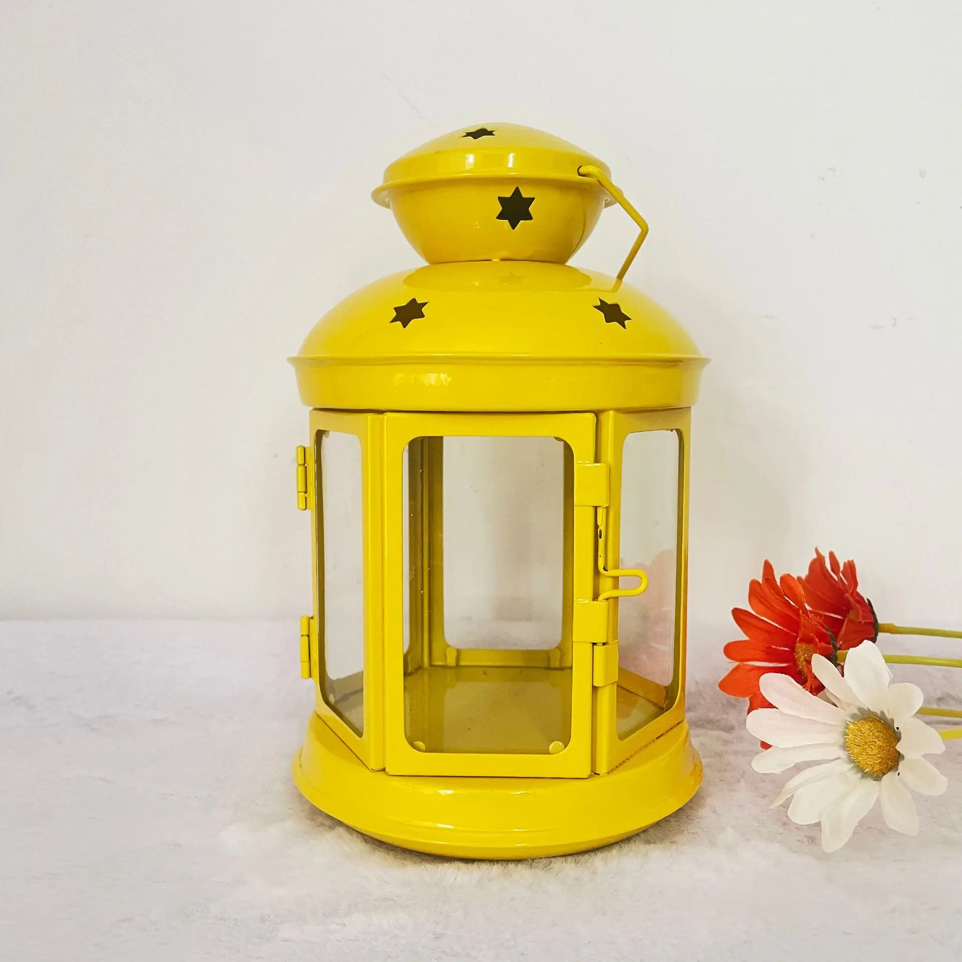 Wholesale Colorful Metal and Glass Hanging Lantern Outdoor Lamps and Lanterns Star Shape Lantern for Indoor and Outdoor Decor