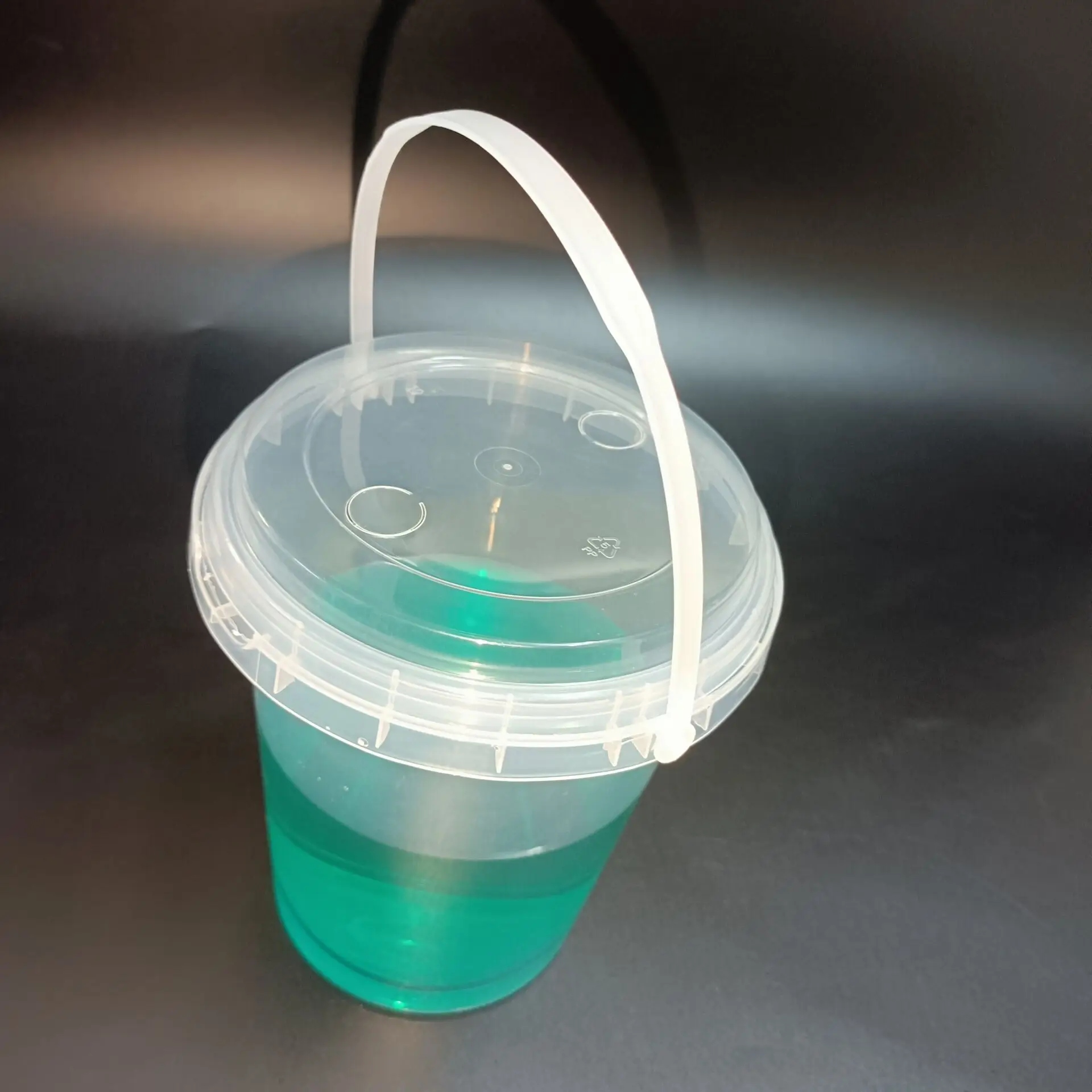 SP2409 Wholesale Disposable Ice Drink Bucket with Handle and Lid, Large Capacity pp Plastic Bucket
