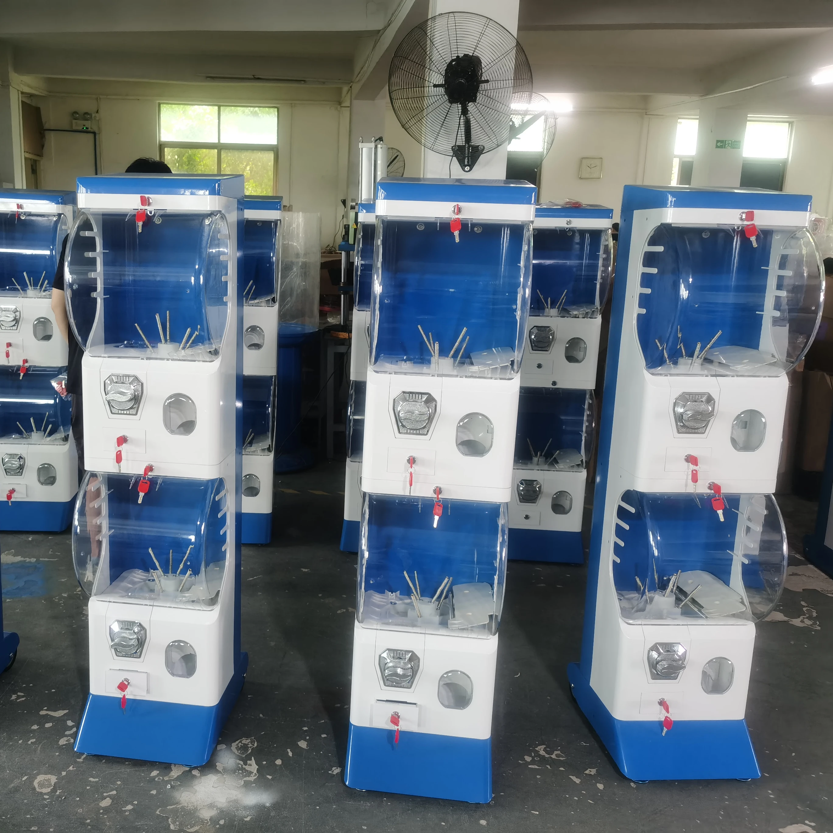 Metal Gashapon Toy Vending Machines with Coin and Token Payment System Gumball Machine for Sale