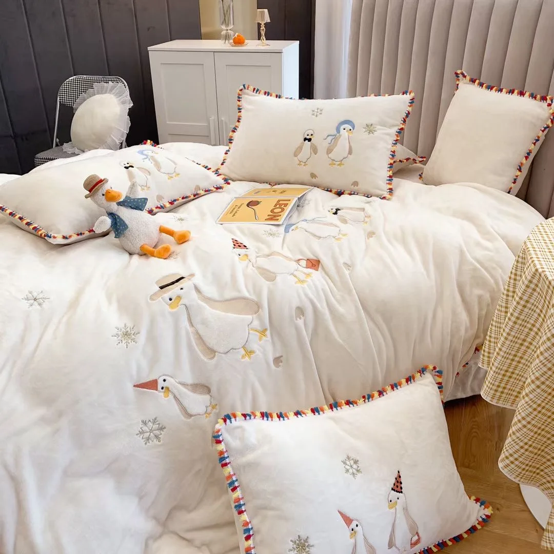 Coral Velvet Fleece Cartoon 100% Microfiber Kids Bedding Sets Children Embroidered Duvet Cover For Winter
