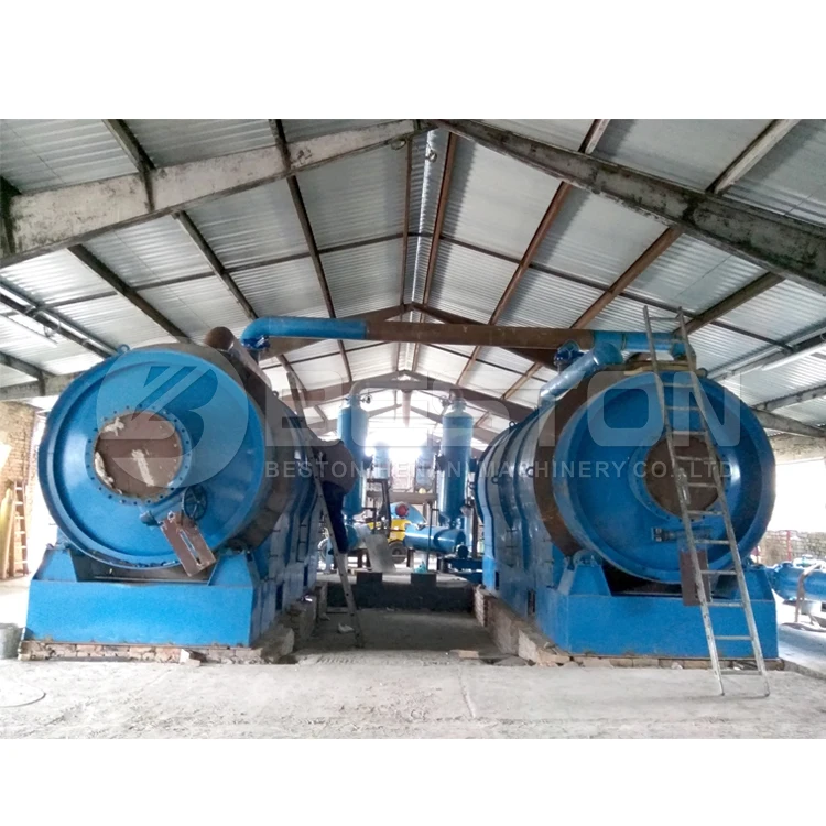 OTR Tires Mining Tires Recycling Pyrolysis To Oil Machine Installed In Peru