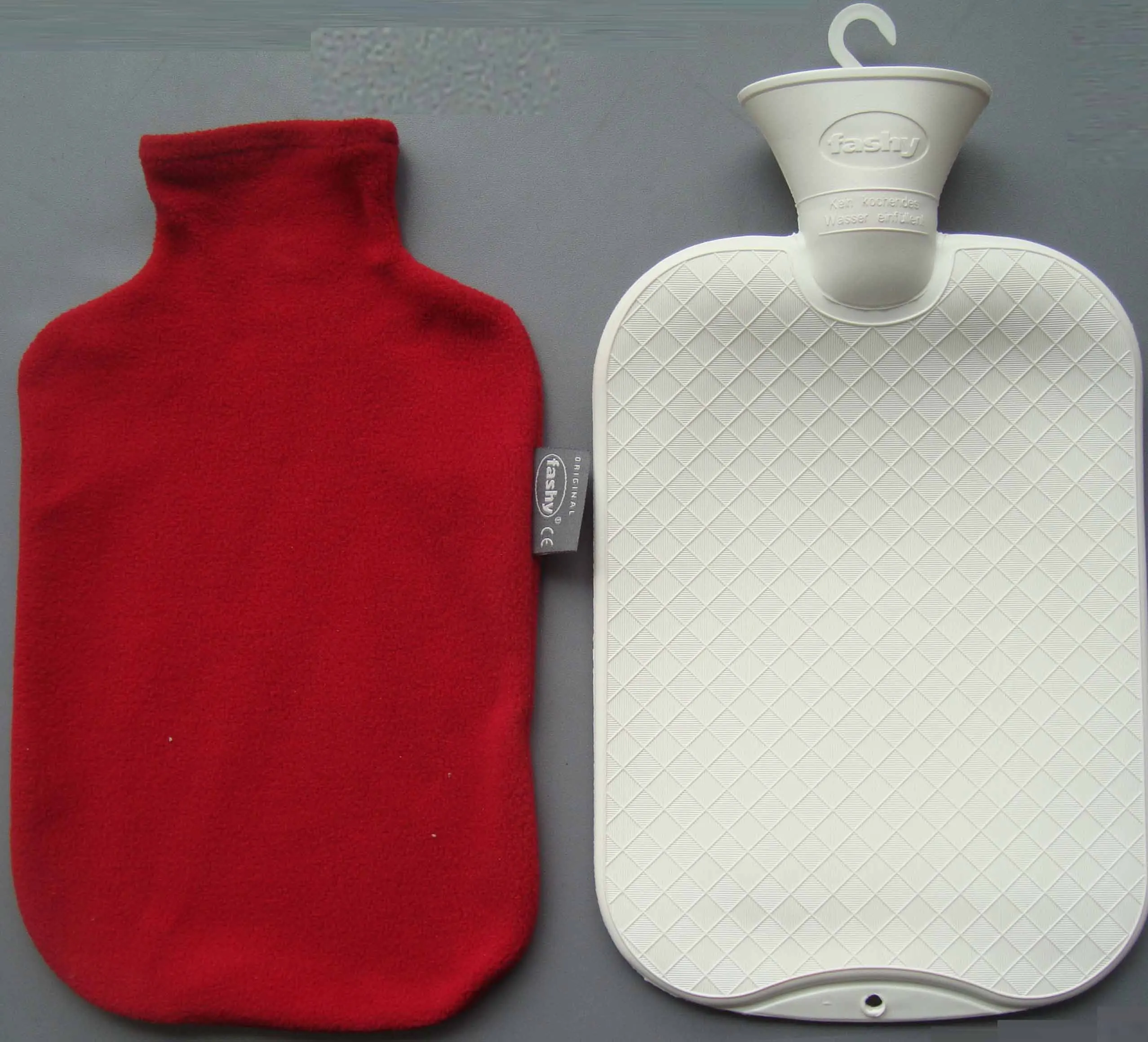 Wholesale nice color and design hot water bottle