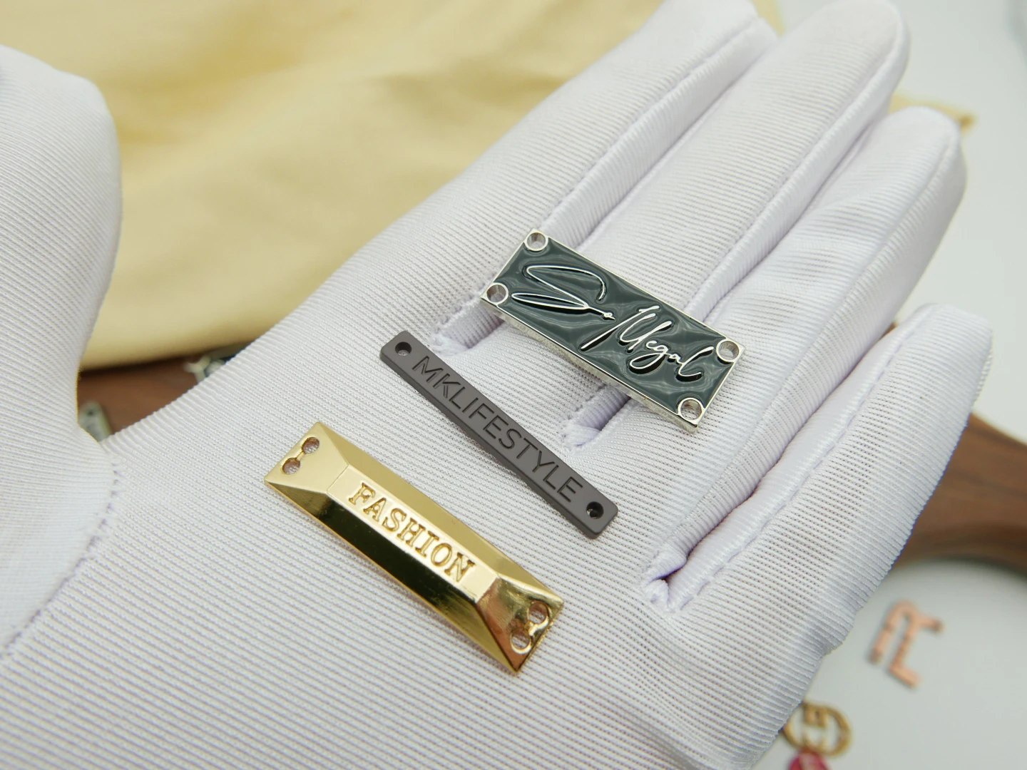 Etiqueta De Metal Para Ropa Personalized Custom Logo Metal Tag Metallic Label for Clothing