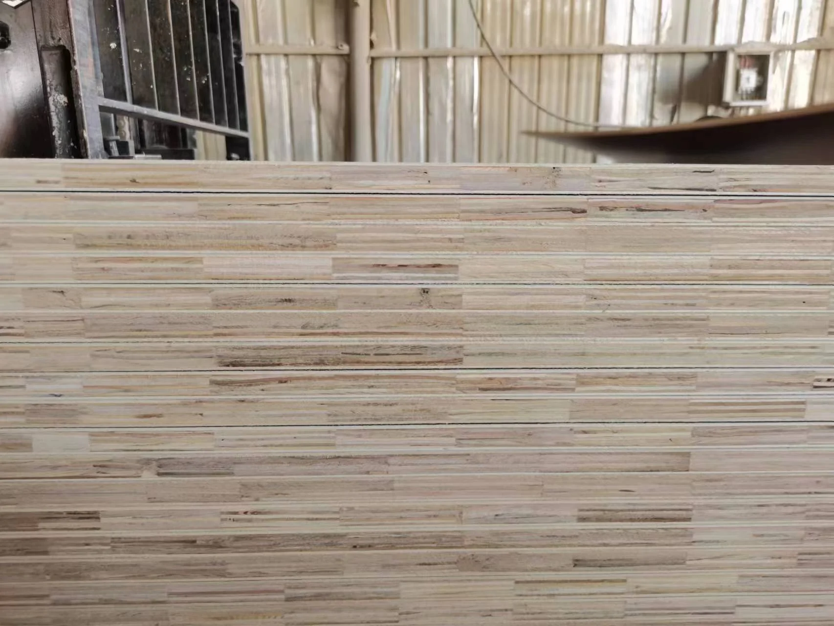 Wholesale China Factory 18mm Brown/Black Film Faced Plywood For Construction