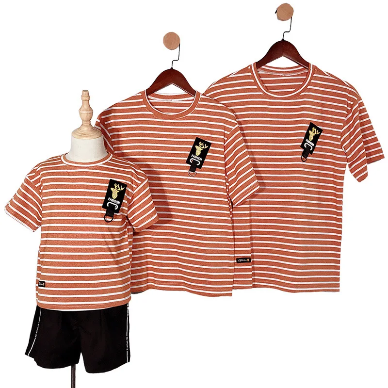 Новинка, хлопковая семейная одежда, футболки для папы/мальчиков, штаны, подходящая одежда, платье для матери и дочери, наряды для родителей и детей, модный внешний вид для пары