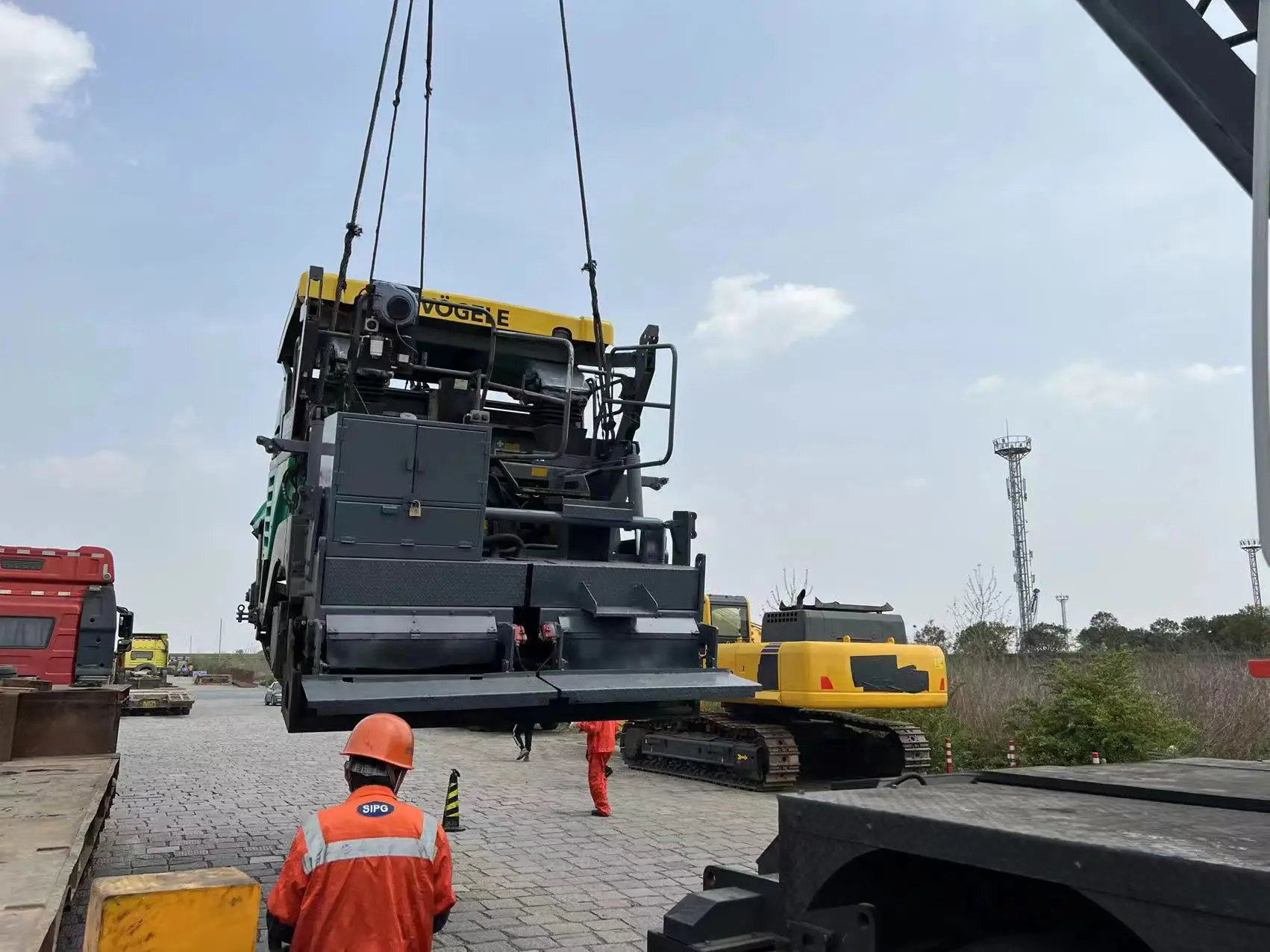 Дешевая подержанная дорожная строительная машина S1800-3 162 кВт/2000 Б/у асфальтобетонный асфальт с шириной 3-6 м 10 400 мм