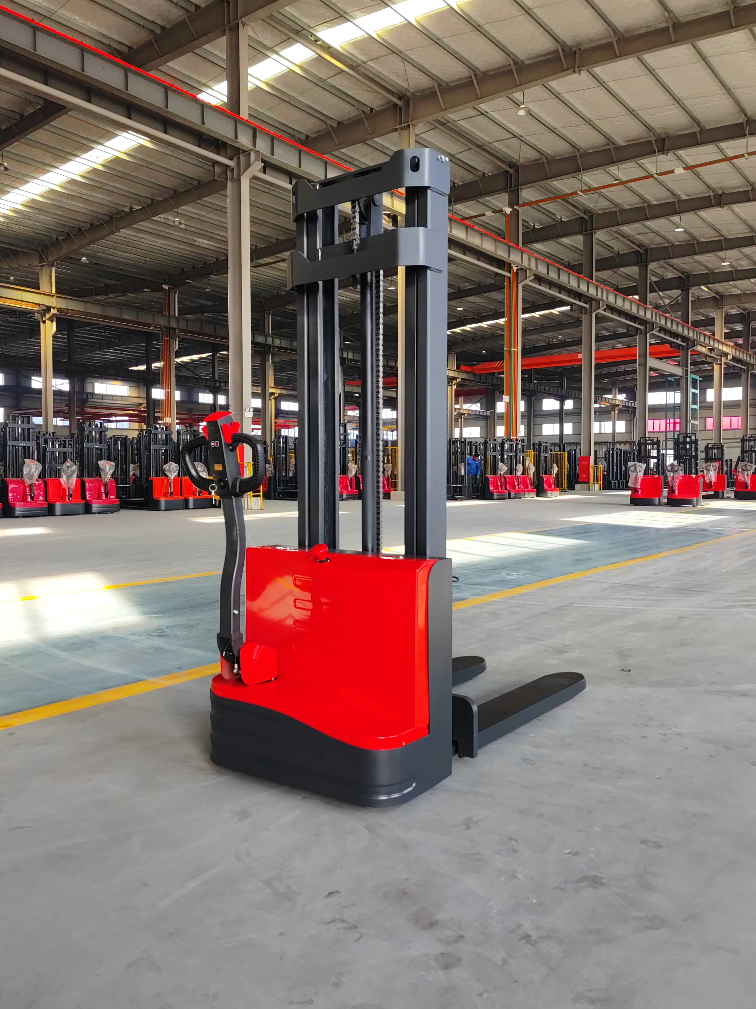 SHUNCHA Factory Direct Customized Logo Color CE Certified 1.5 Ton Free Lifting Full Electric Stacker 24V Gel Battery New