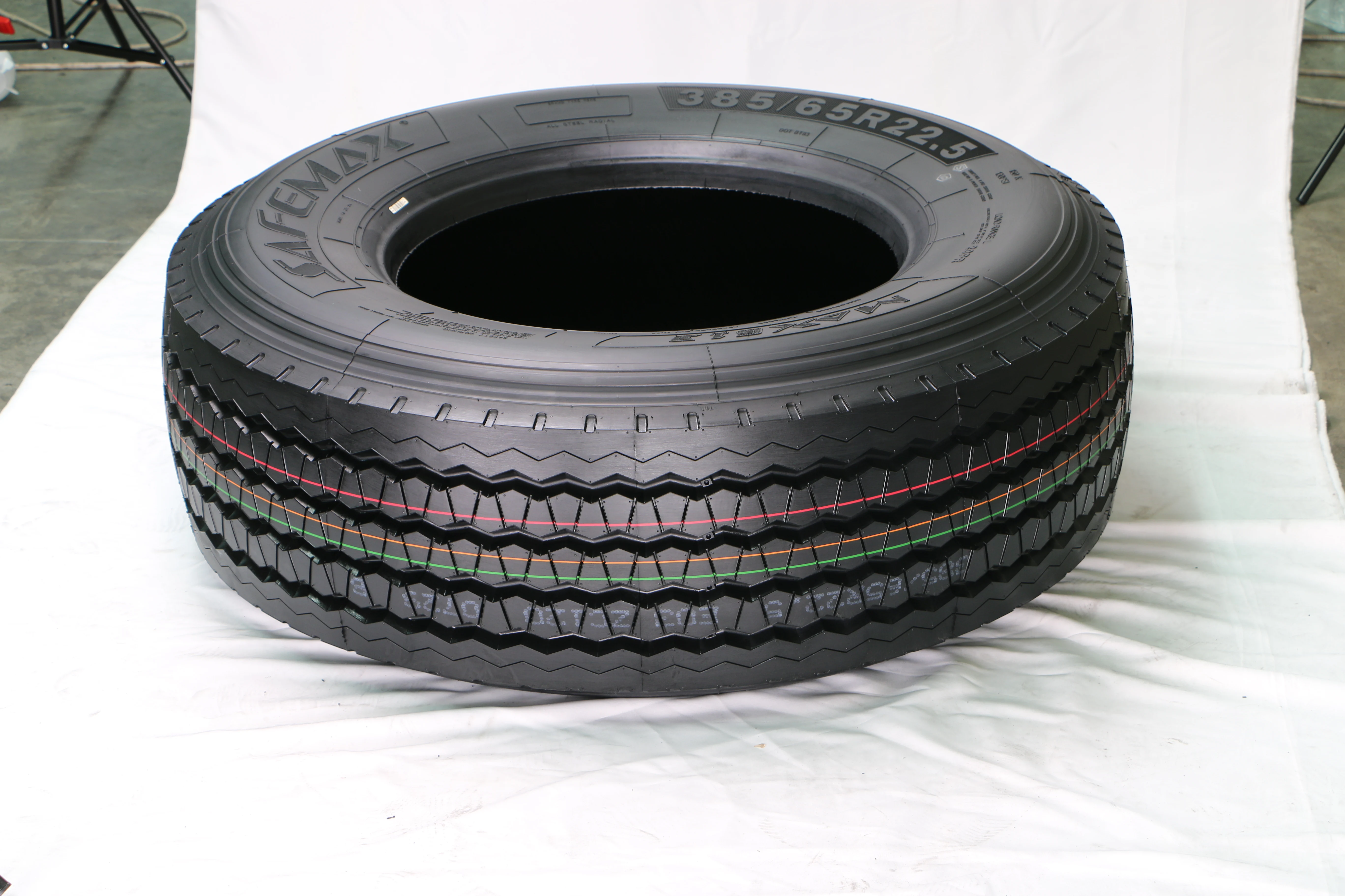 Other wheels Safemax Tire Truck and Car China Factory Quality Supplier 385/65R22.5