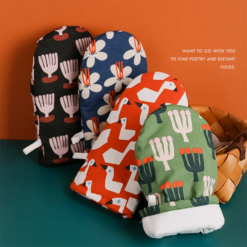 
Amazon Hot Sale Kitchen Cooking Mittens Microwave Oven Heat Resistant Baking BBQ Mittens 