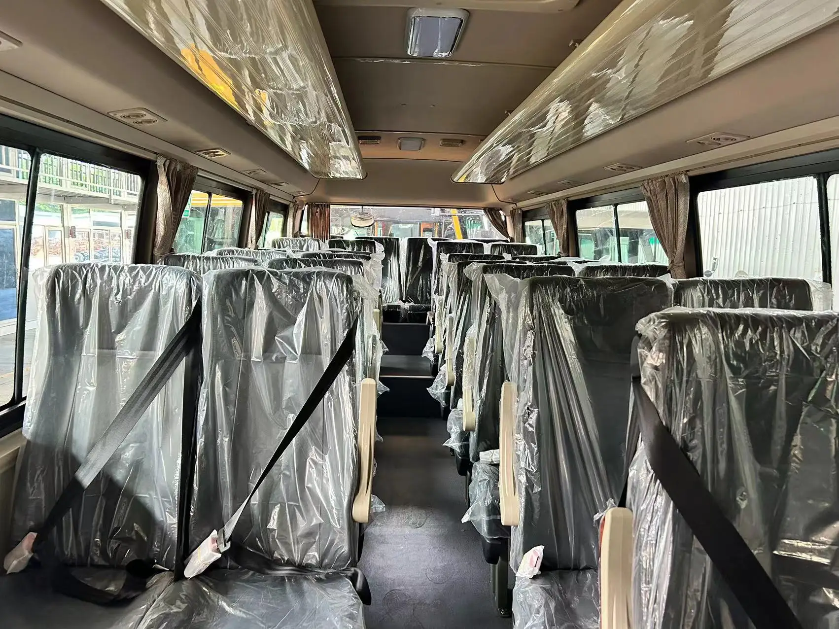 Hot product a coaster bus 30 seaters used coaster buses on the left rudder coaster buses is on sale