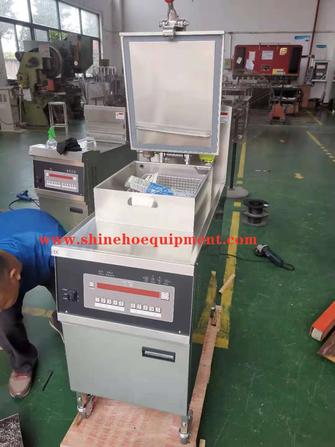 Factory Price Commercial Luxury heavy duty Gas Henny Penny kfc chicken fryer Computer 8000 Pressure Fryer with oil filter