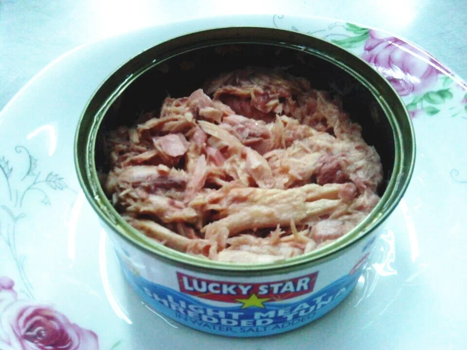 Недорогие консервированные хлопья тунца, измельченные в растительном масле, высококачественный тунец 85 г, 140 г, 160 г, 170 г, 185 г