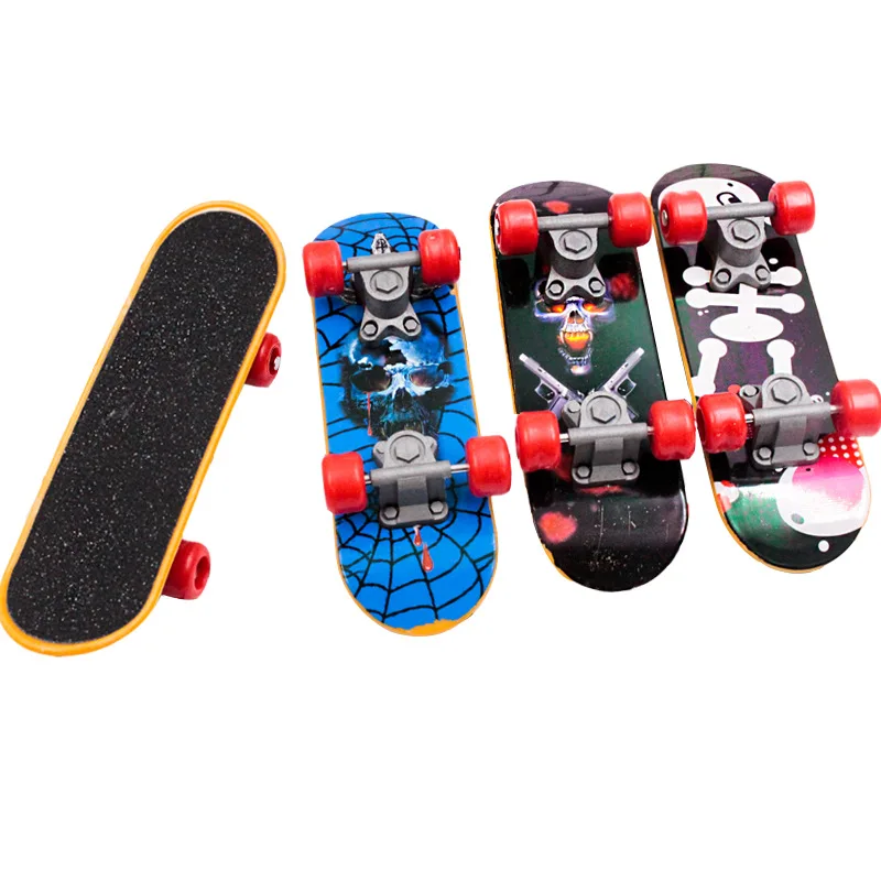 Qiger Cheaper Finger Toys Promotional Gift Cheaper Decompression SkateBoard Finger Board For Kids