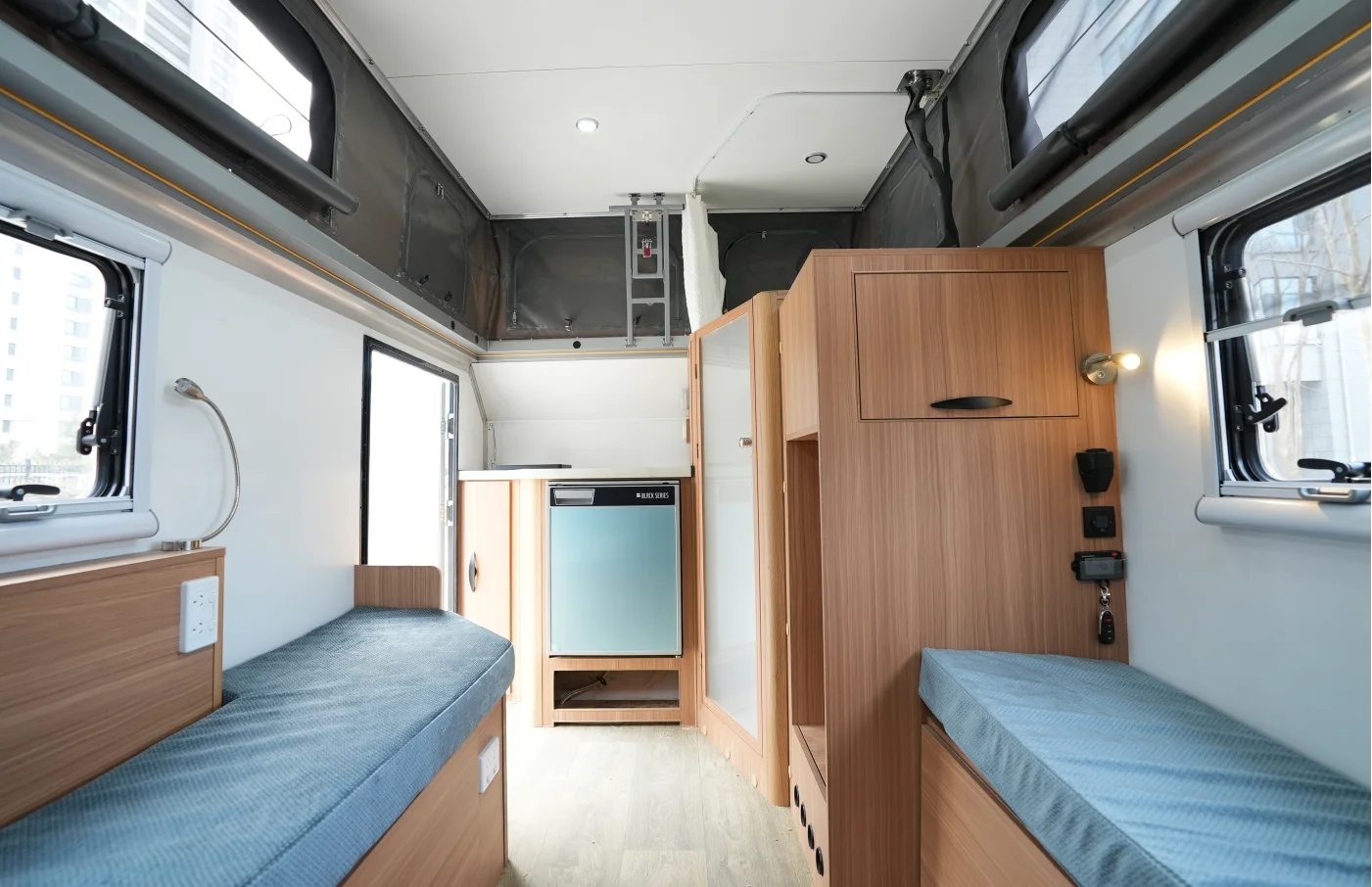 Sharefer Hot Mobile Motorhomes camper trailer off road travel trailer Caravan Mobile Home Motorhome for sale in Australia