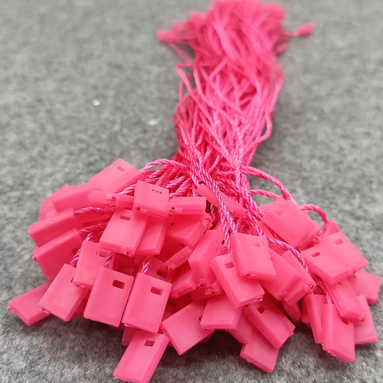 New hot fancy clothing clothing lock chain seal socks hang label paper customer logo printing