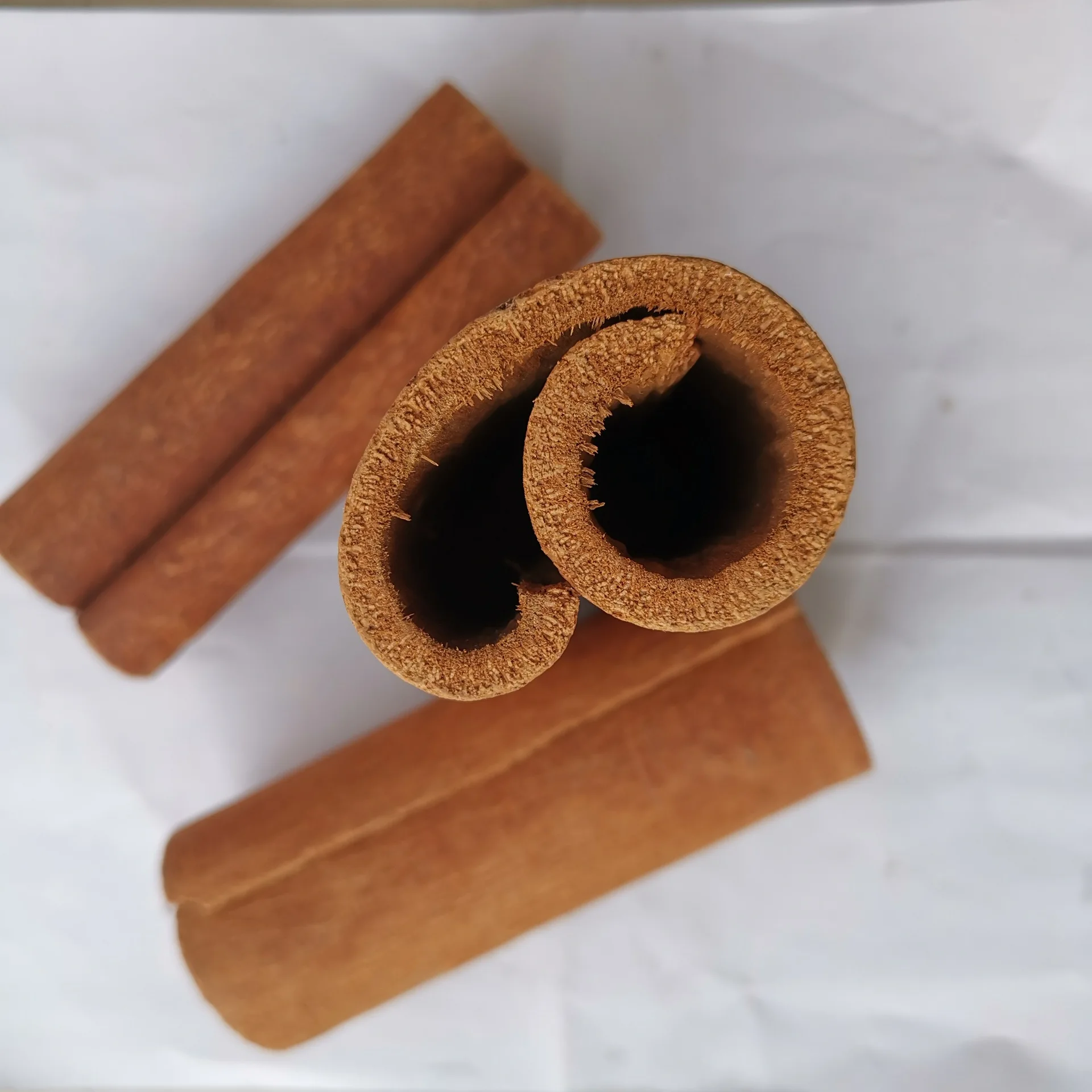 Factory wholesale 100% natural new crop strong taste peeled cinnamon