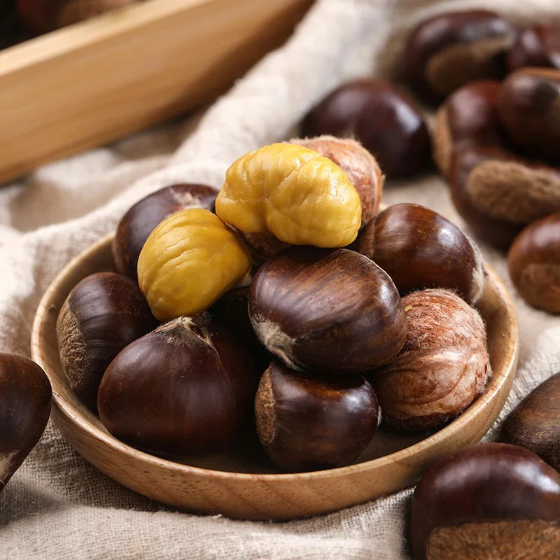 2024 new harvest chestnut 30-40 40-50pcs/kg mesh bag packed peeled chestnut for sale