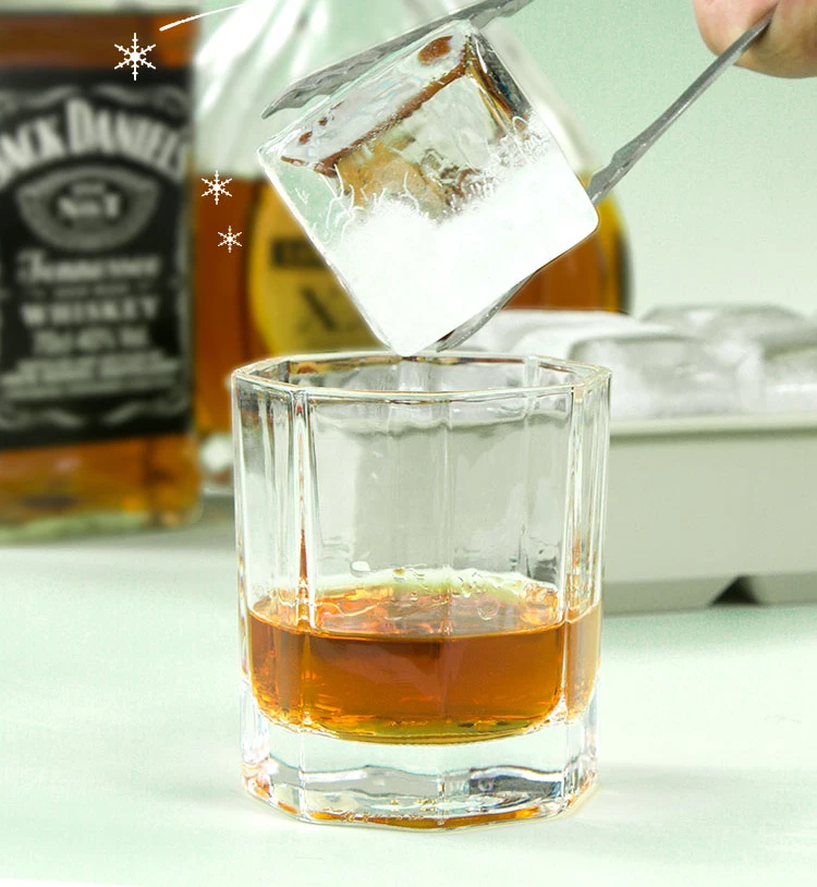 Latest design frozen ice cube ice box, large capacity ice cell mold