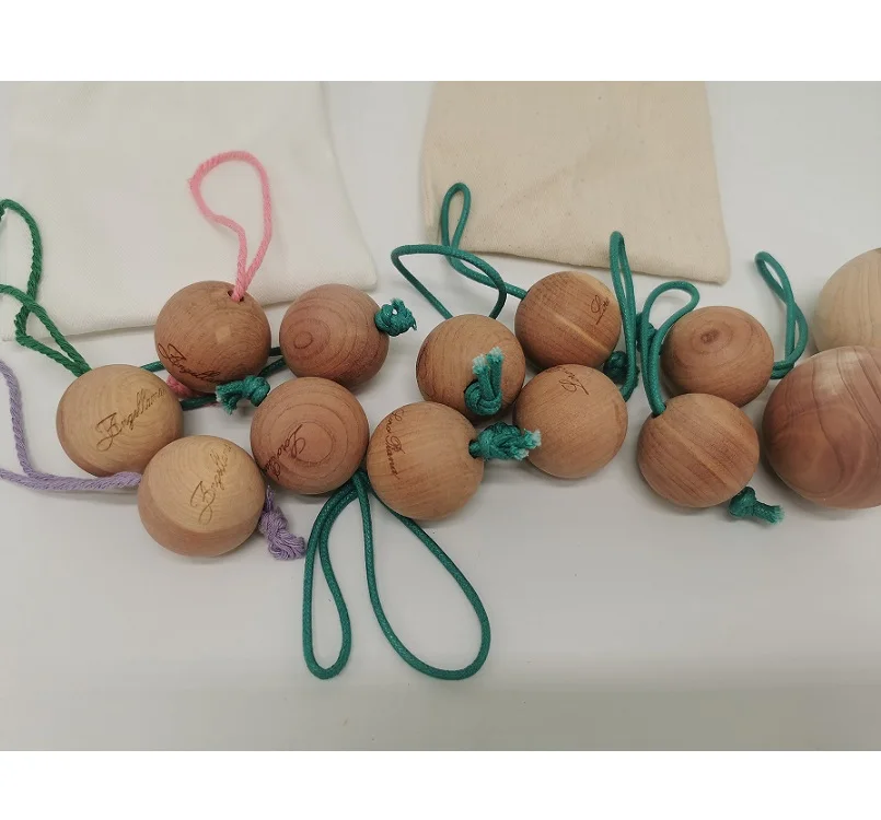 Cedar Wood Ball with hole Anti Moth Wooden Blocks Rings Cedar Wood Plank Cubes For Clothes Storage